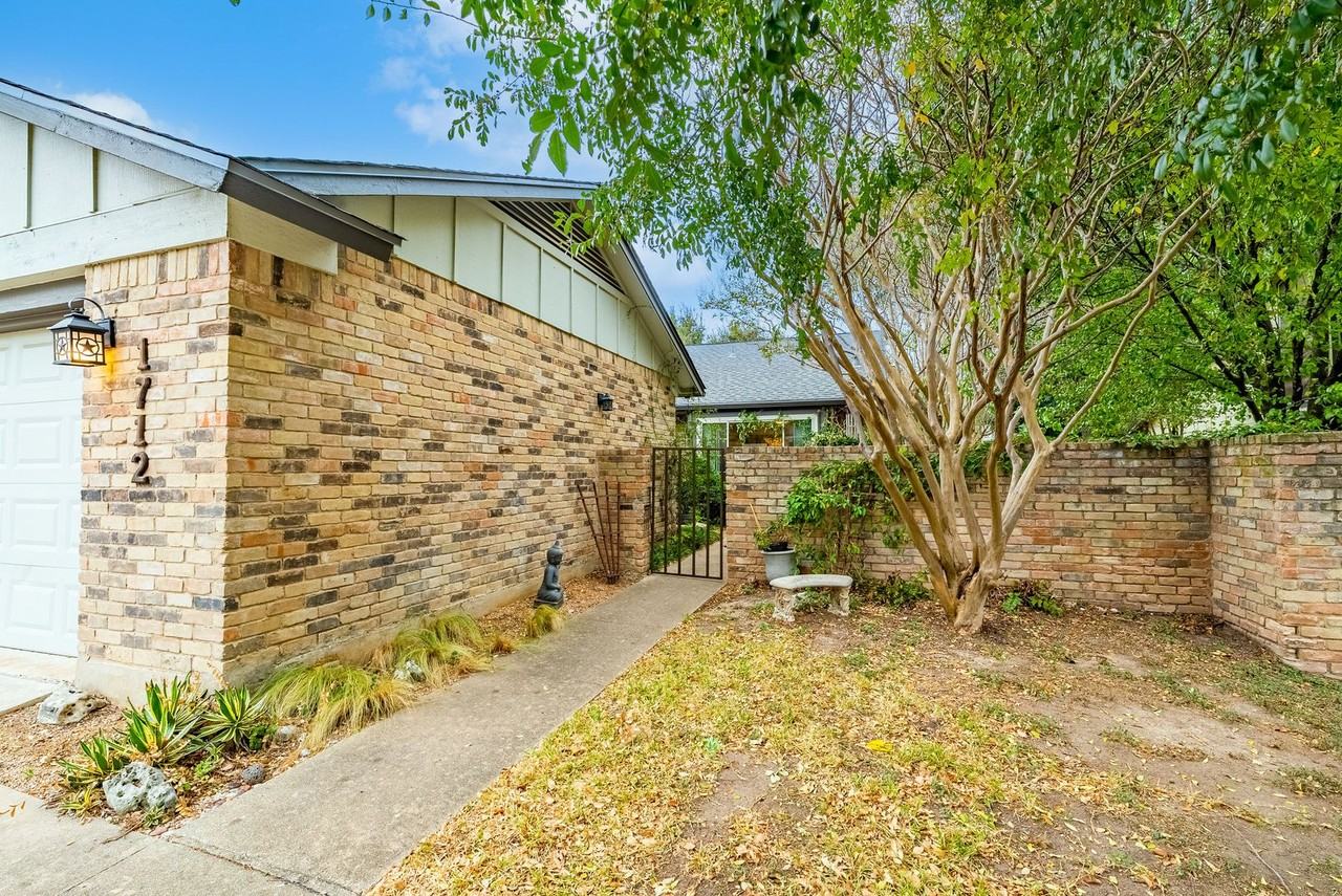 1712 Coturnix Dr - Photo 2 of 15