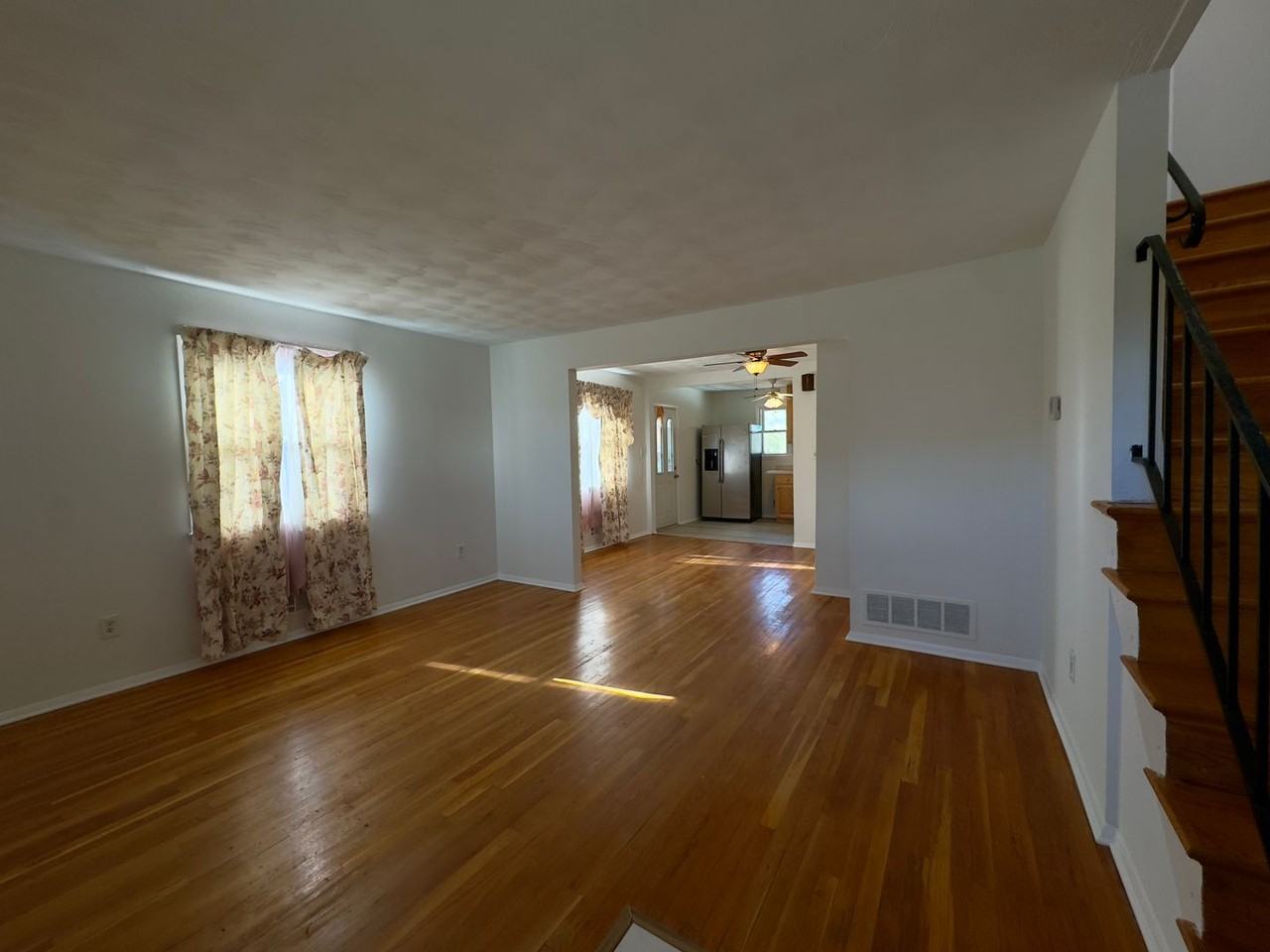 5676 Utrecht Rd - Photo 3 of 31