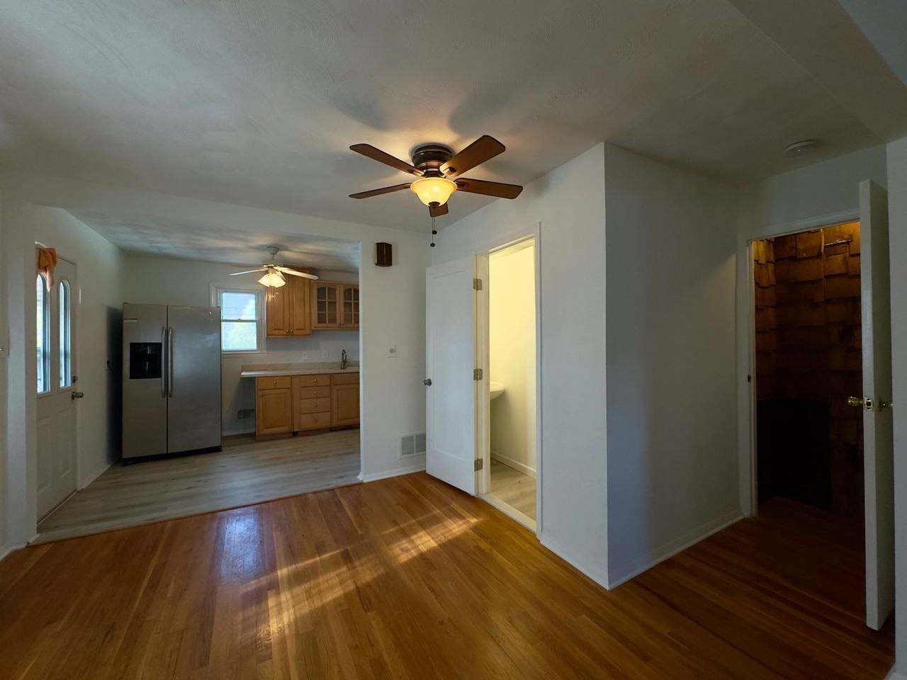 5676 Utrecht Rd - Photo 5 of 31
