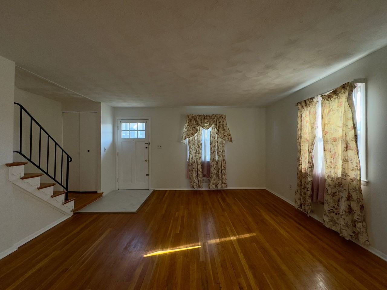 5676 Utrecht Rd - Photo 2 of 31
