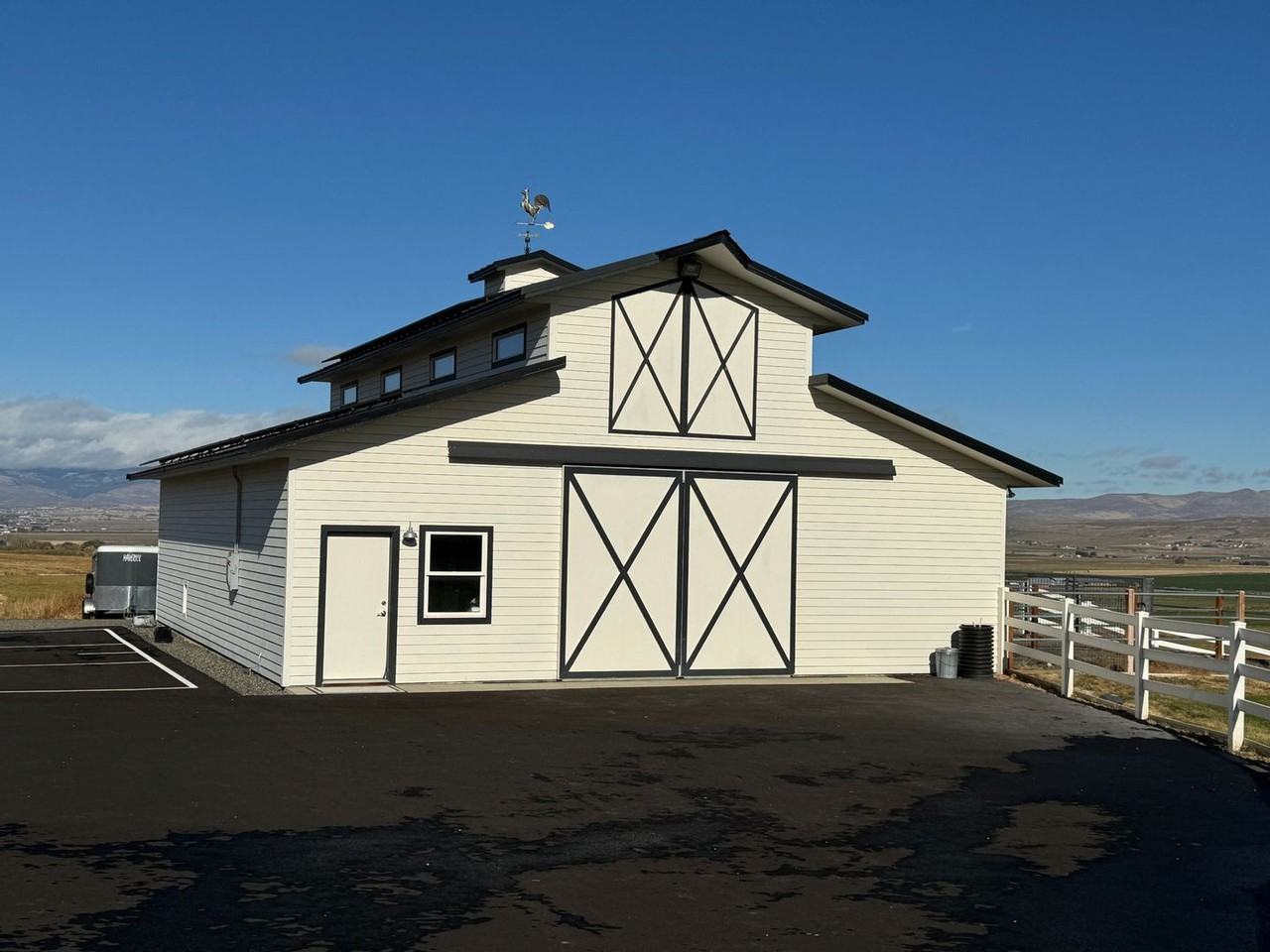 1021 4th Parallel Rd - Photo 2 of 24