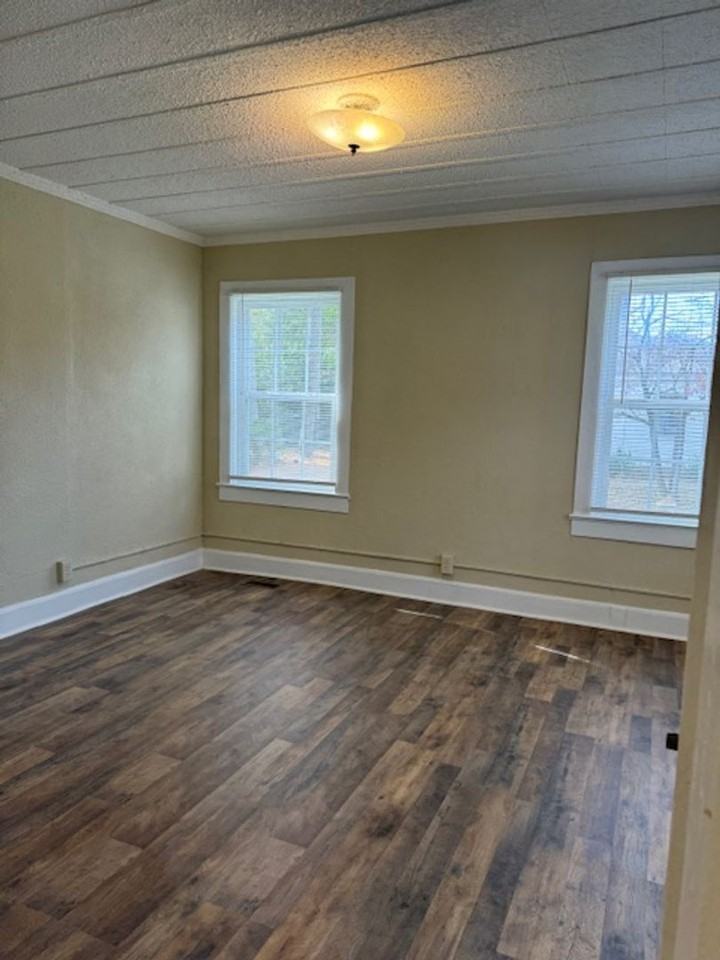 701 E Lenoir Ave - Photo 5 of 16