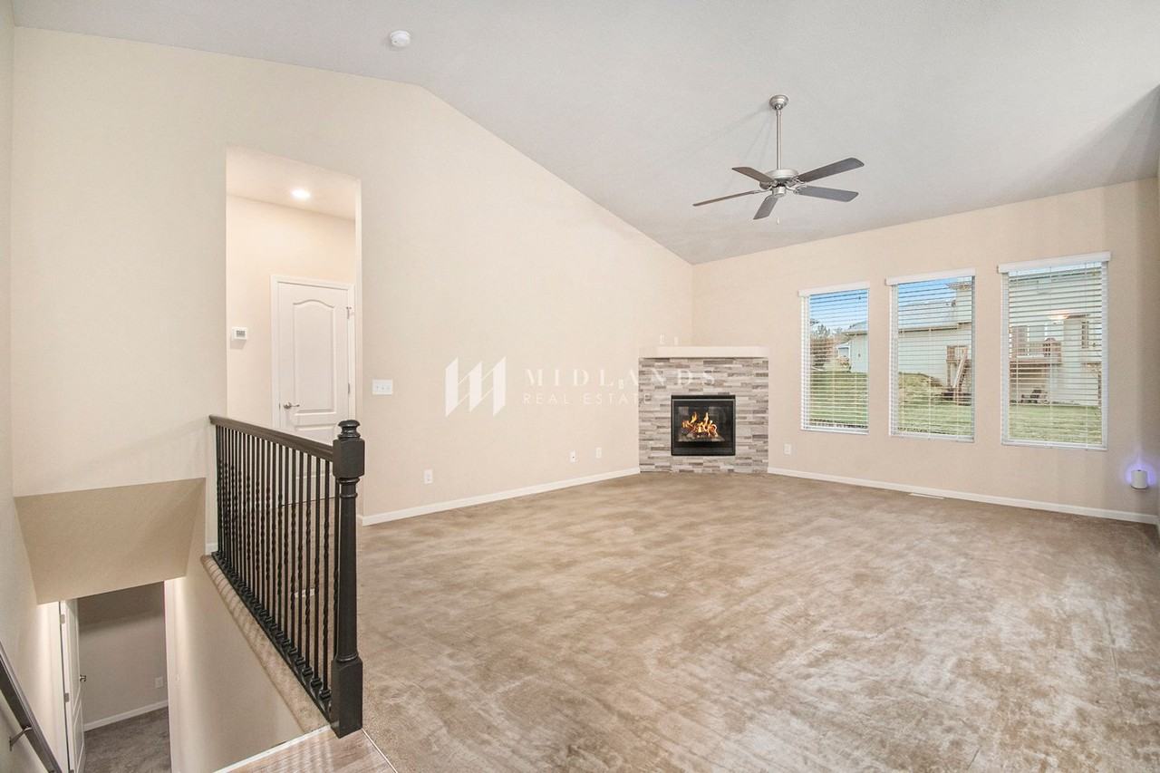 14306 S 20th St - Photo 2 of 15