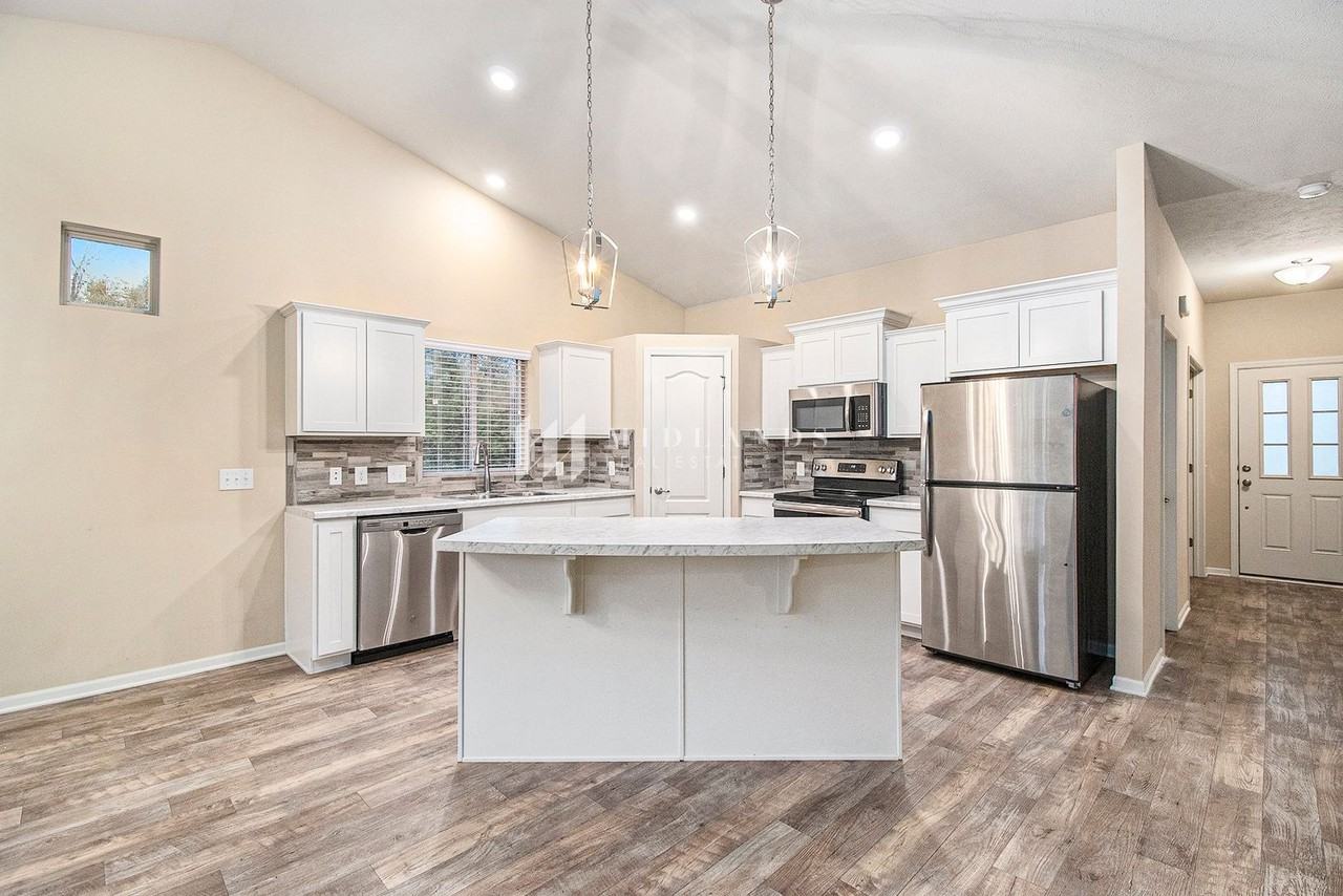 14306 S 20th St - Photo 3 of 15
