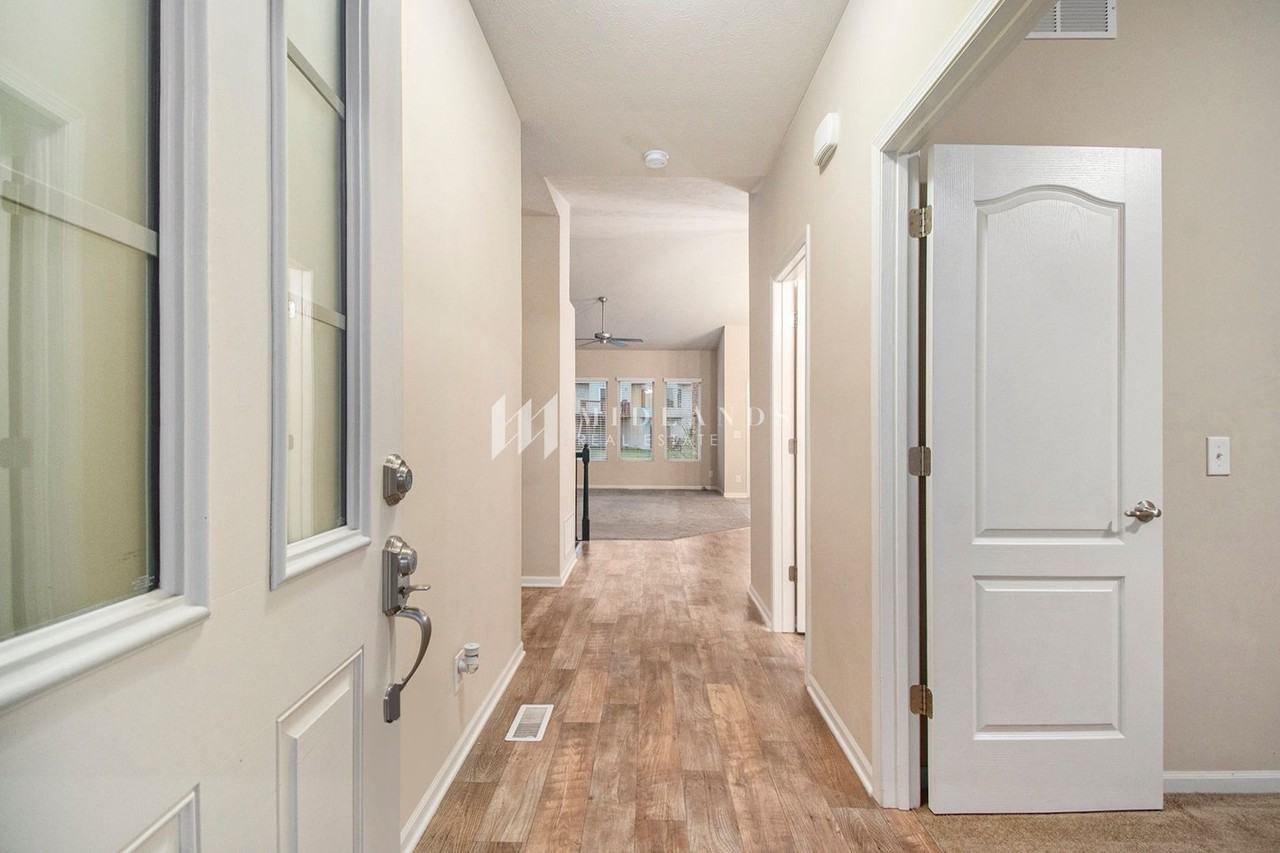 14306 S 20th St - Photo 5 of 15