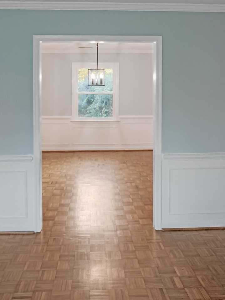 1205 Bixham Ln - Photo 5 of 19