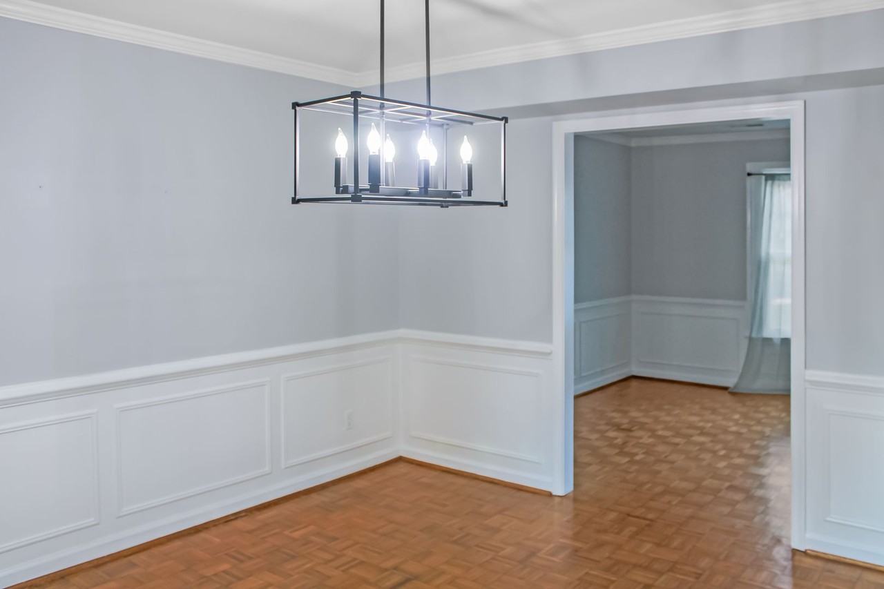 1205 Bixham Ln - Photo 6 of 19