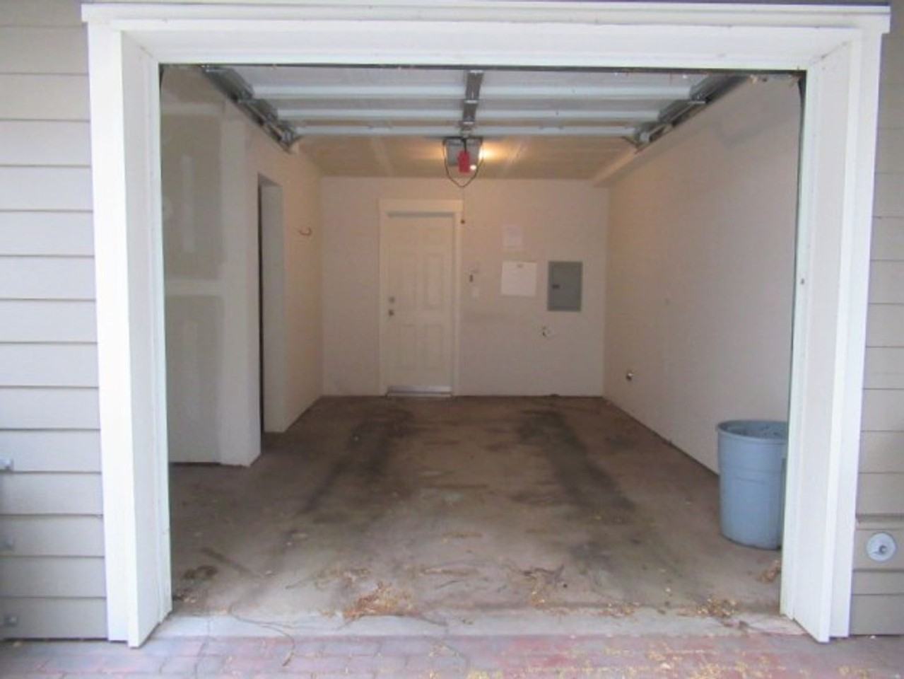 421 Federal Ave E - Photo 2 of 17