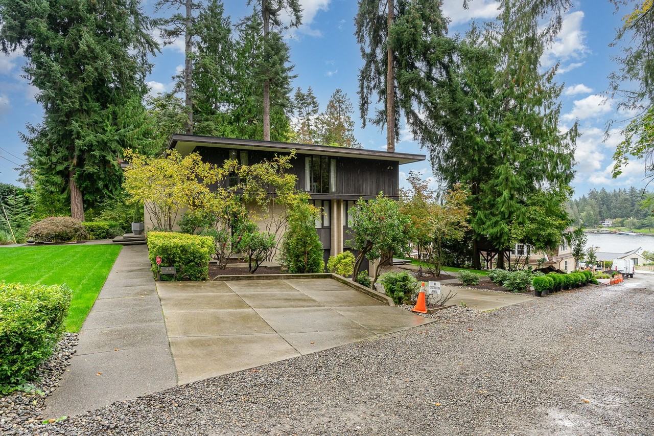 3434 Evergreen Point Rd - Photo 2 of 26