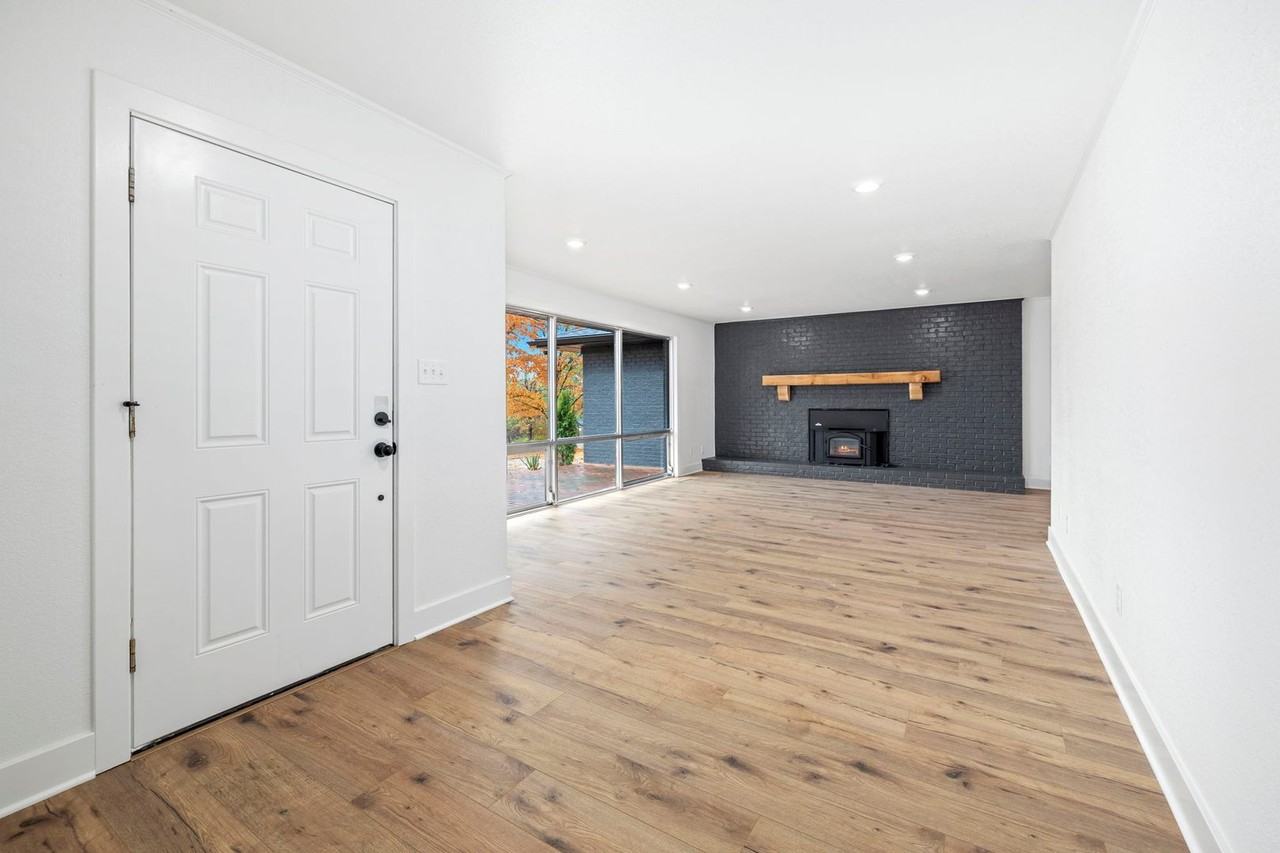 2096 N Box Ave - Photo 5 of 31