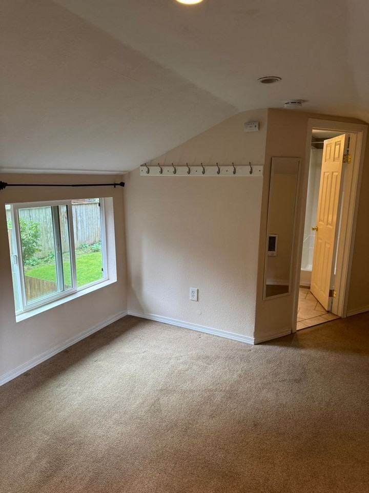 7321 Glenridge Way Sw #B - Photo 2 of 19
