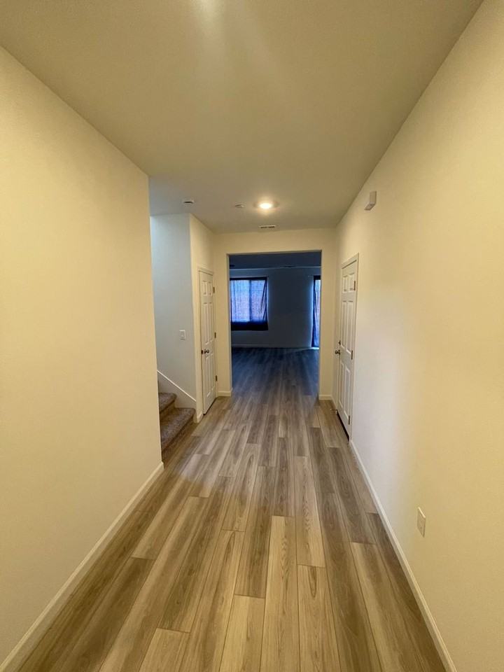 4683 Sussex Ave - Photo 2 of 25