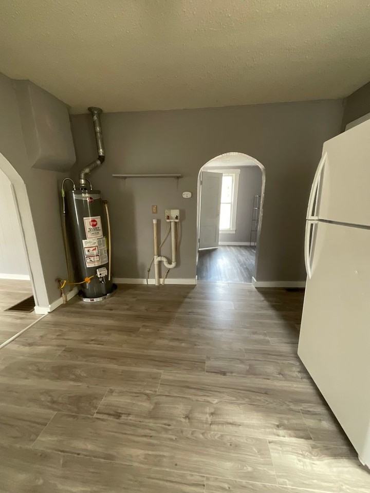 514 N Tucker St - Photo 6 of 11