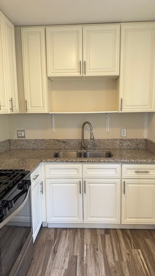 5335 Rhea Ave - Photo 3 of 12