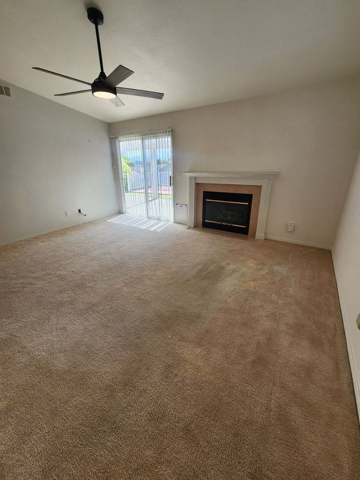 831 Tanis Pl - Photo 3 of 28