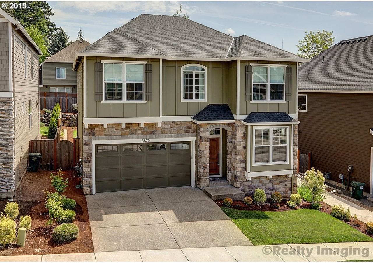 2570 Nw 108th Ter - Photo 2 of 50