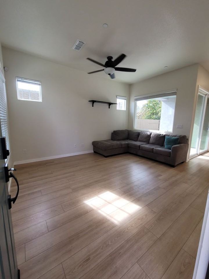 3311 Chickadee Ct - Photo 2 of 16