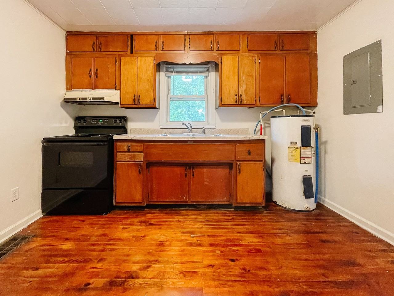 423 E Dartmouth Ave - Photo 4 of 26