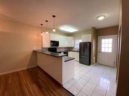 1441 23 Avenue Southwest #2 - Photo 5 of 19