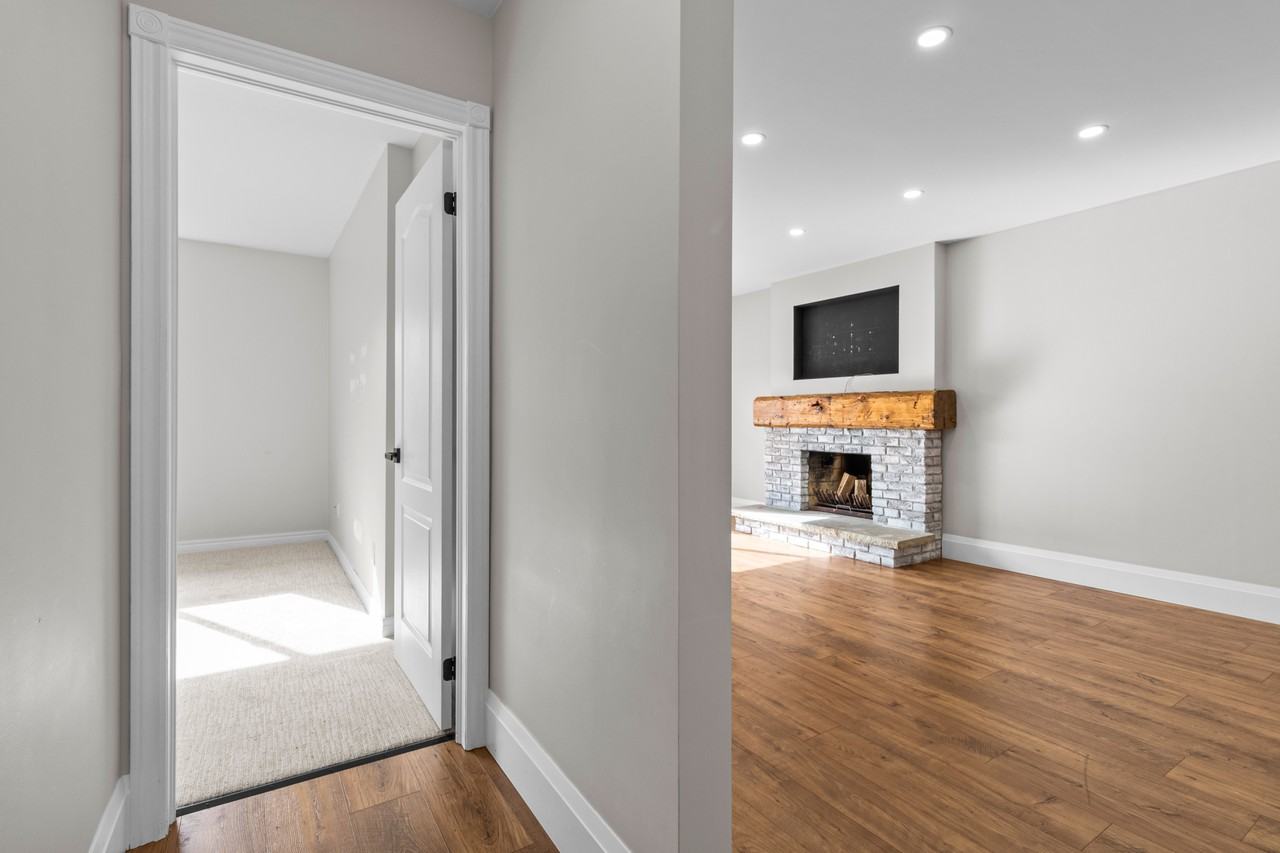 2622 Crystalburn Avenue #MAIN - Photo 3 of 8