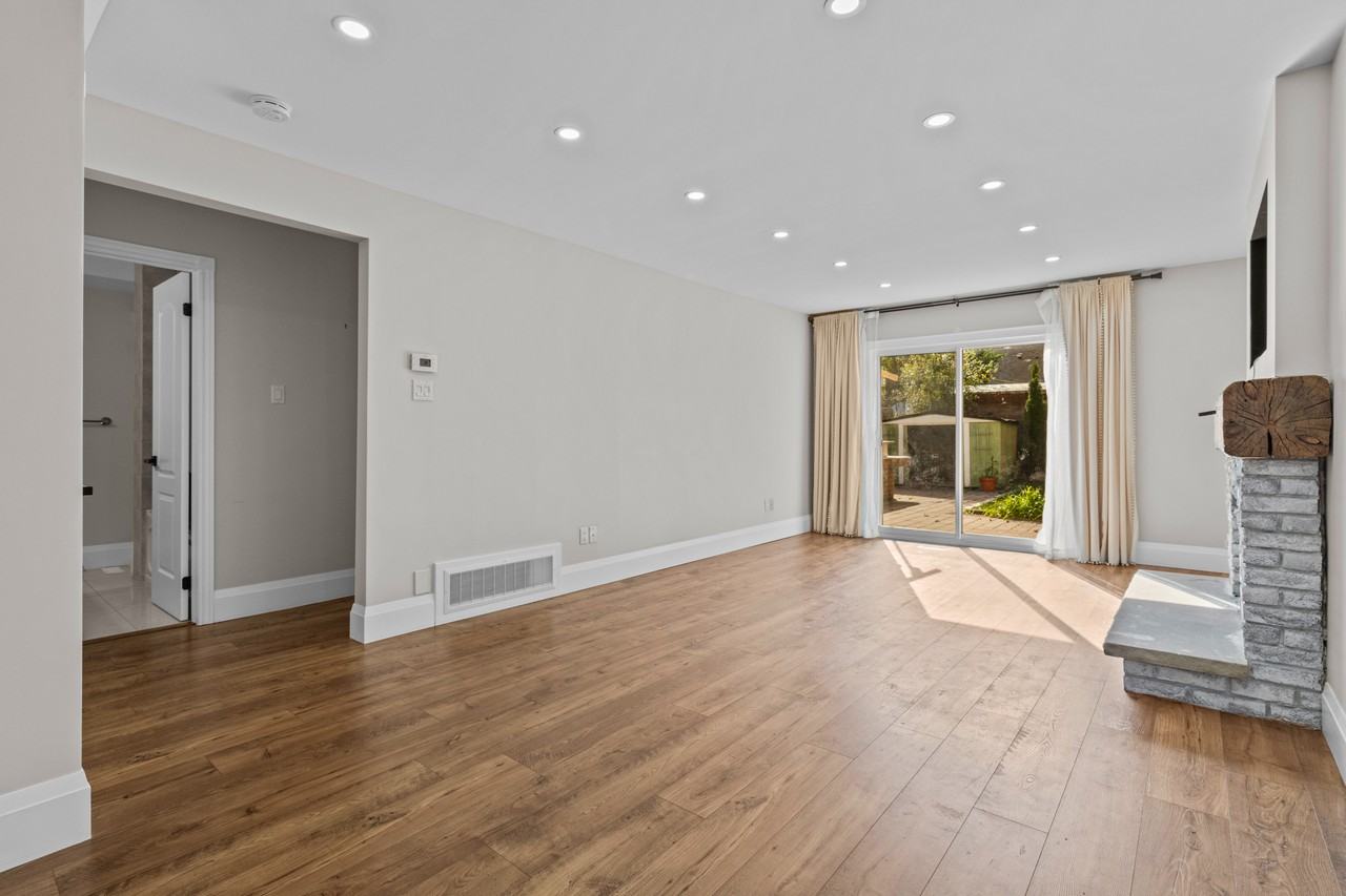 2622 Crystalburn Avenue #MAIN - Photo 2 of 8