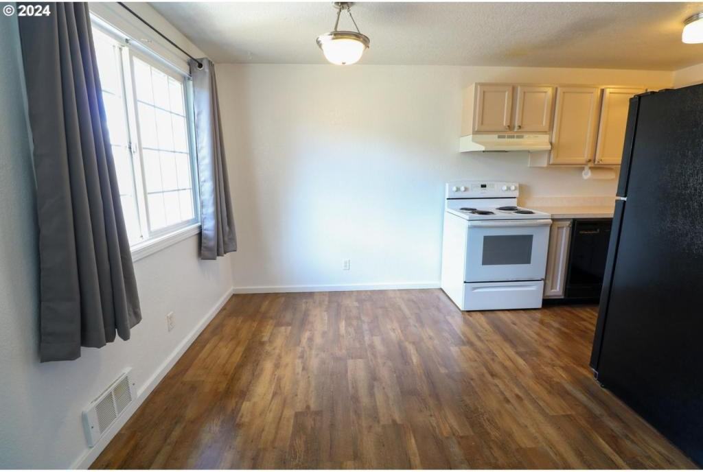 3631 Sheridan Ave - Photo 2 of 13