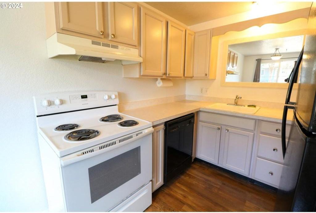 3631 Sheridan Ave - Photo 3 of 13