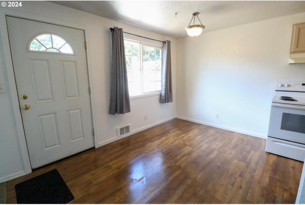 3631 Sheridan Ave - Photo 5 of 13