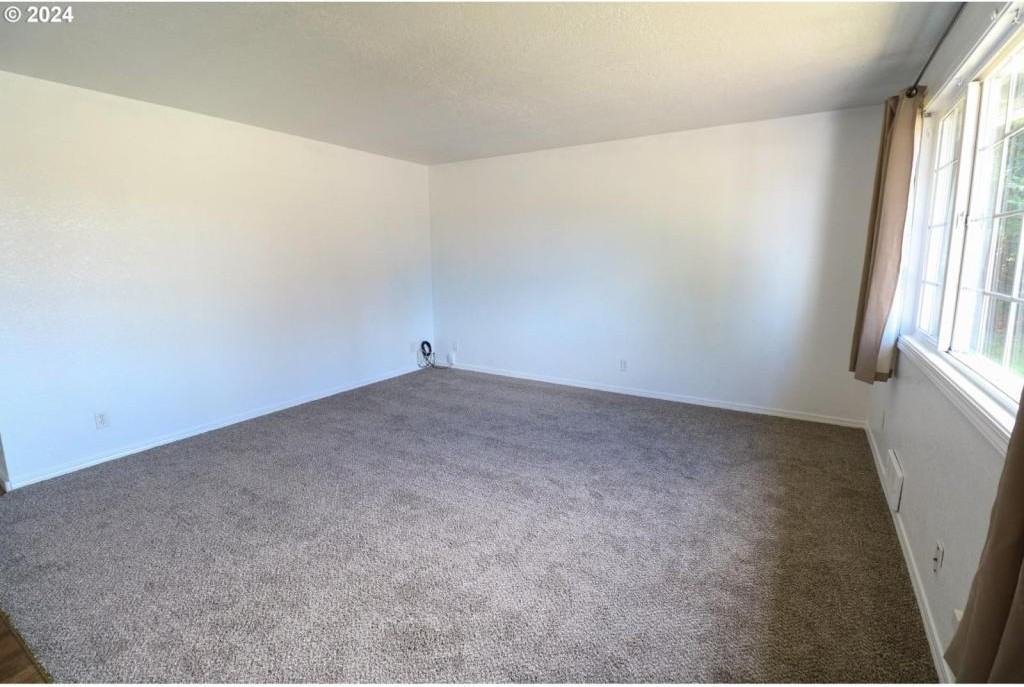 3631 Sheridan Ave - Photo 6 of 13