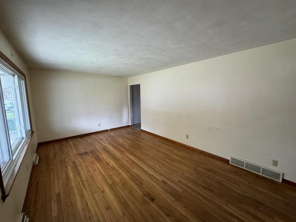 2537 Imperial St - Photo 2 of 14