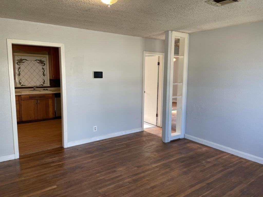 1008 N 5th St - Photo 2 of 16