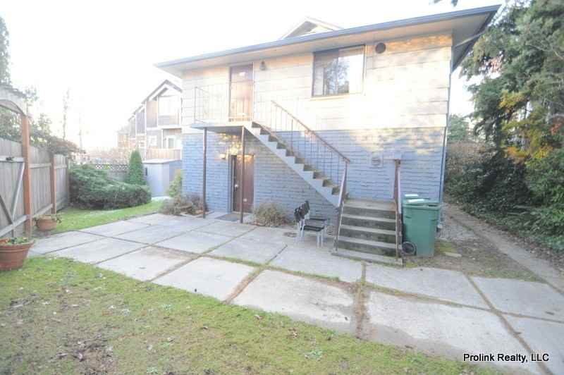 4711 Sand Point Way Ne - Photo 3 of 16