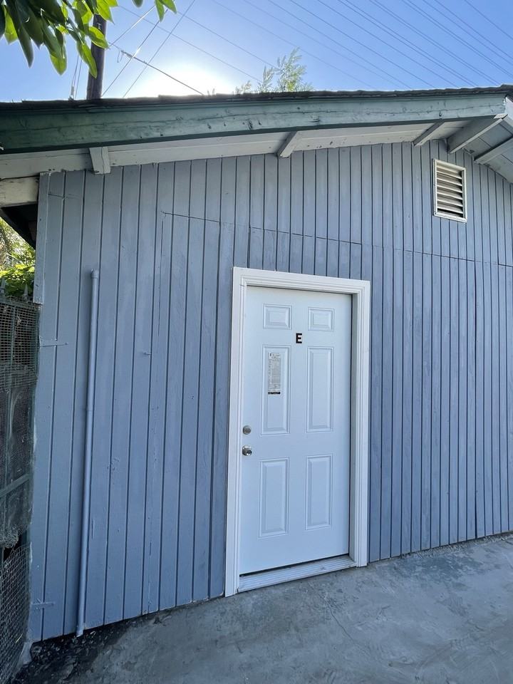 2532 N Arrowhead Ave