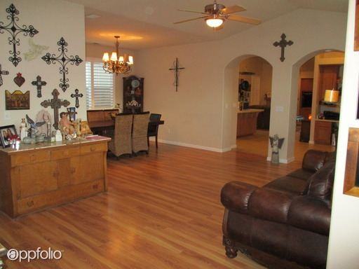 119 Mandalay Ct - Photo 3 of 8