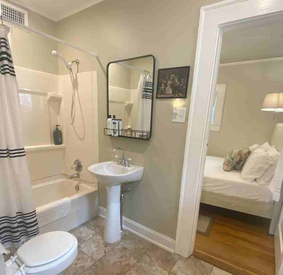 45 Oaklawn St - Photo 5 of 10