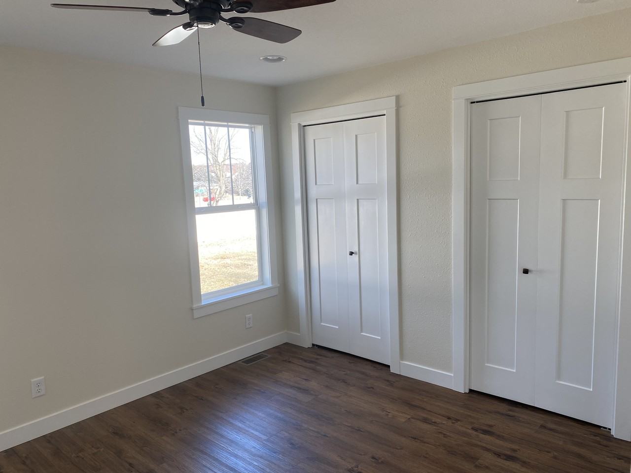 302 Franklin St - Photo 2 of 8