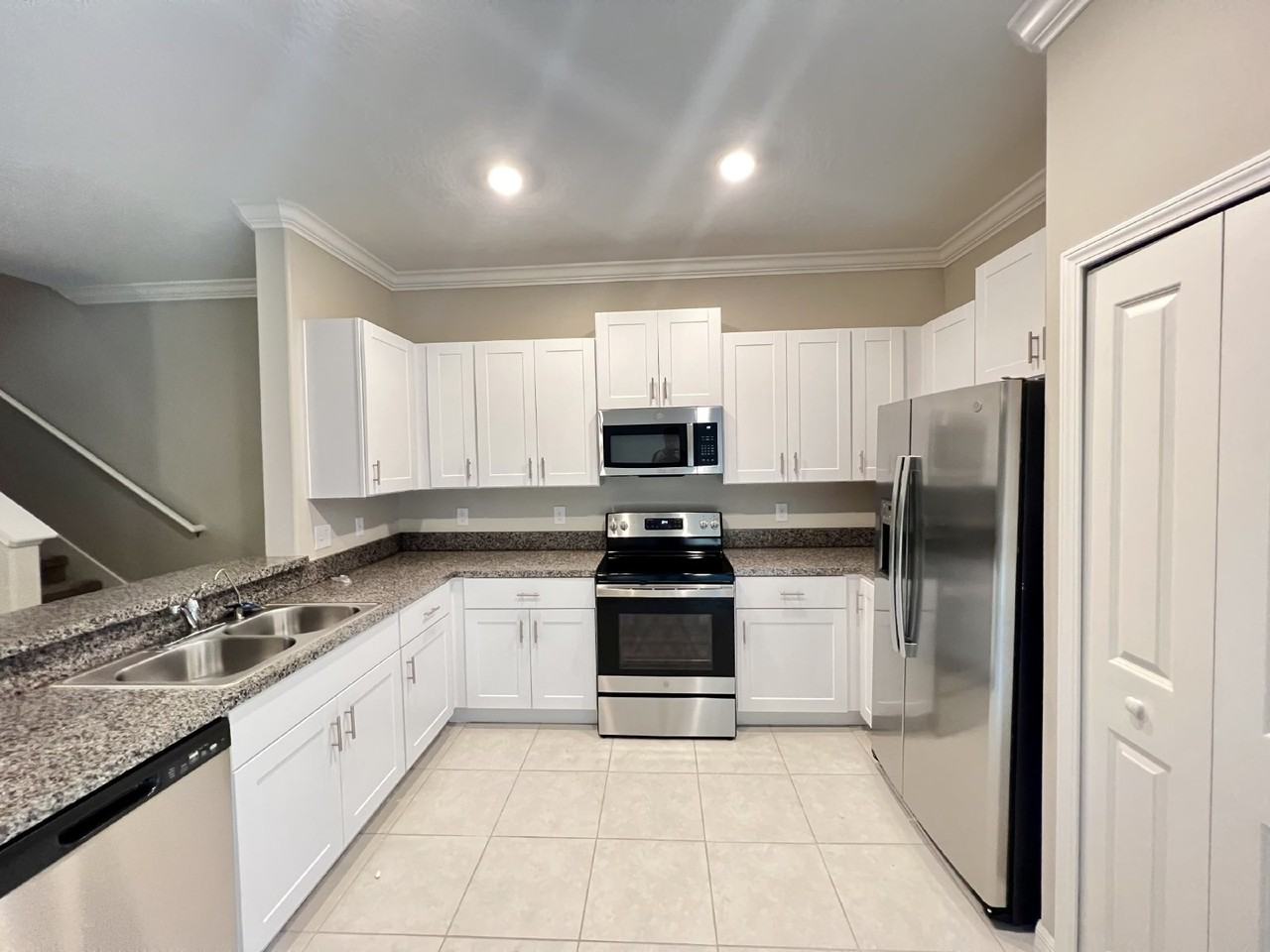 1510 Cassius St - Photo 4 of 23