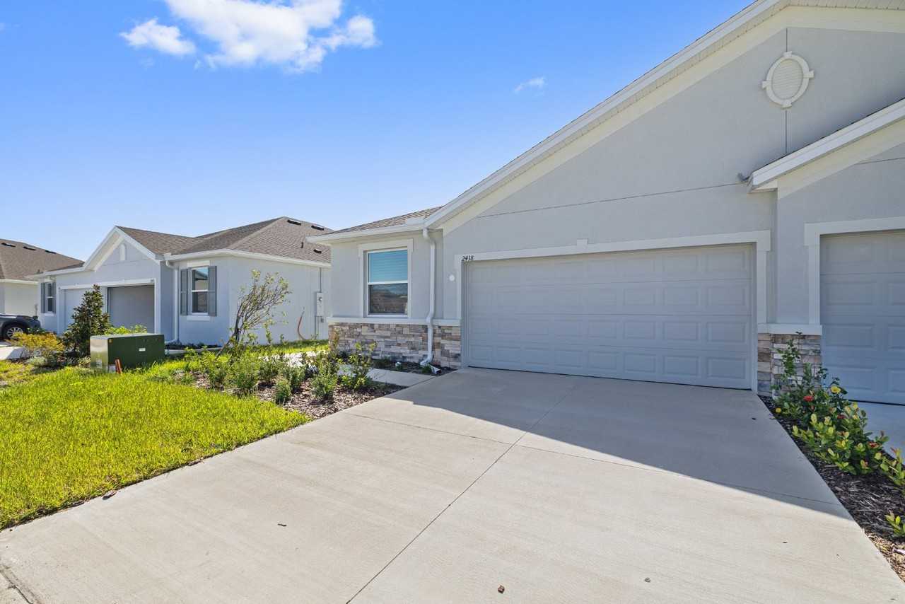 2418 Bending Bonsai Dr - Photo 2 of 24