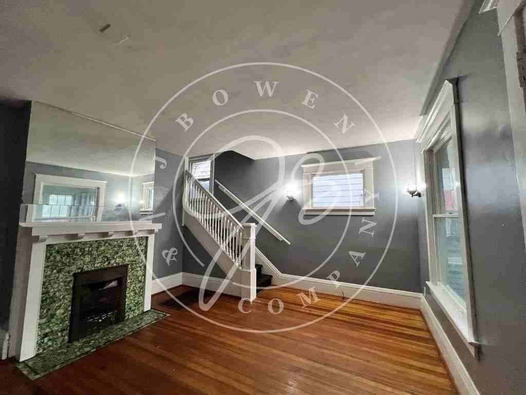 1044 Woodland Ave - Photo 3 of 11