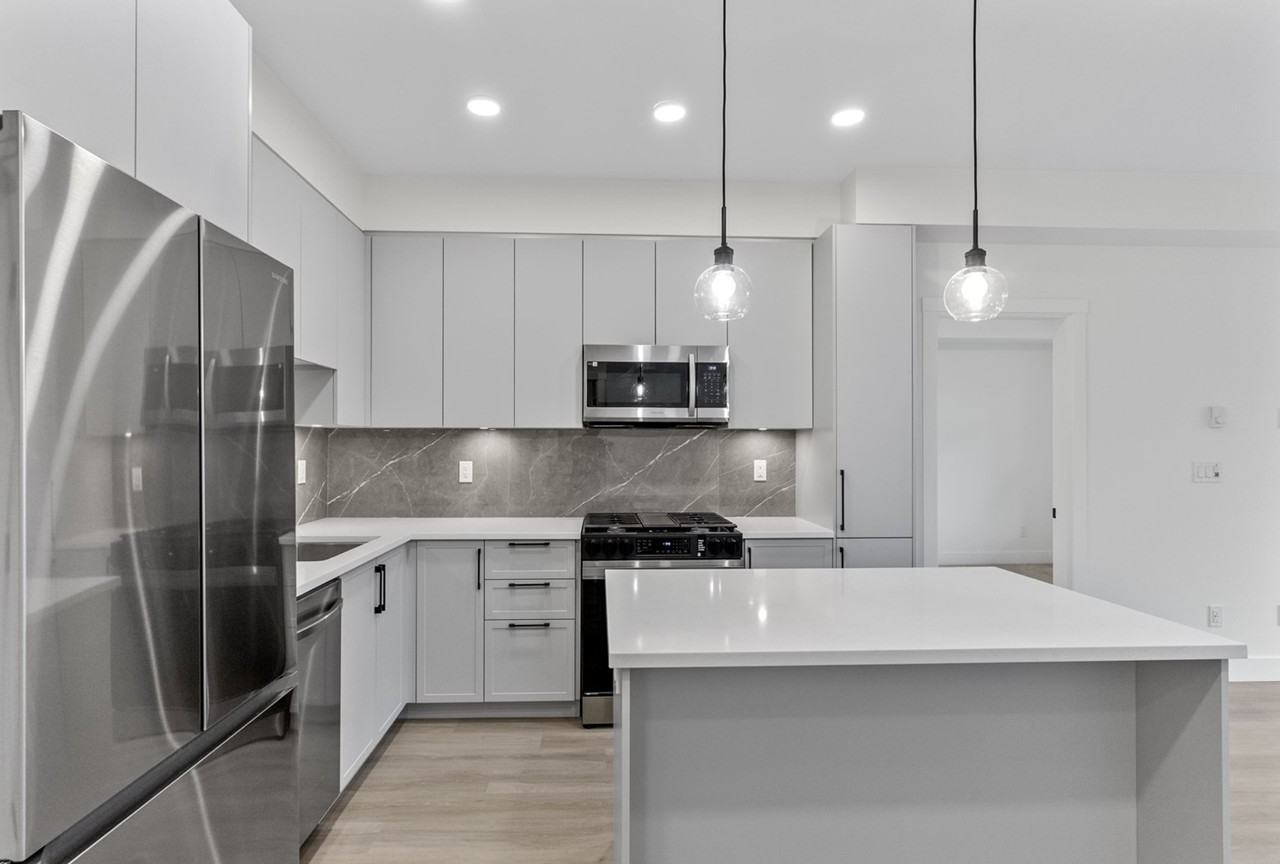 3528 146A Street - Photo 3 of 35