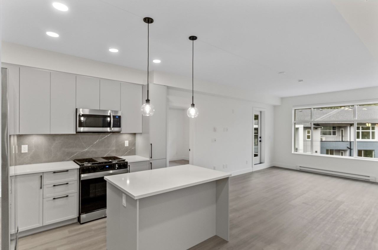 3528 146A Street - Photo 4 of 35