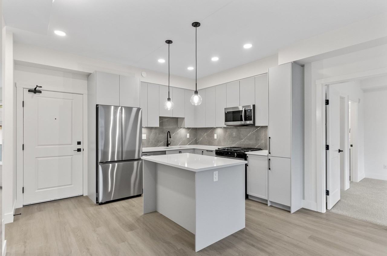 3528 146A Street - Photo 5 of 35