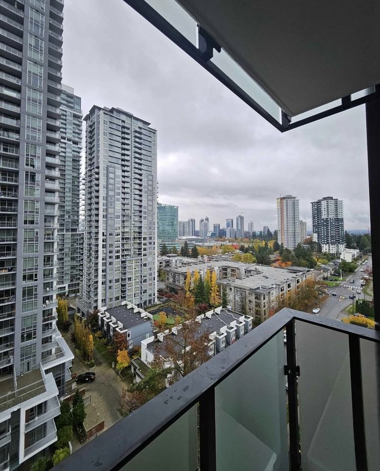 10333 133 Street - Photo 7 of 16