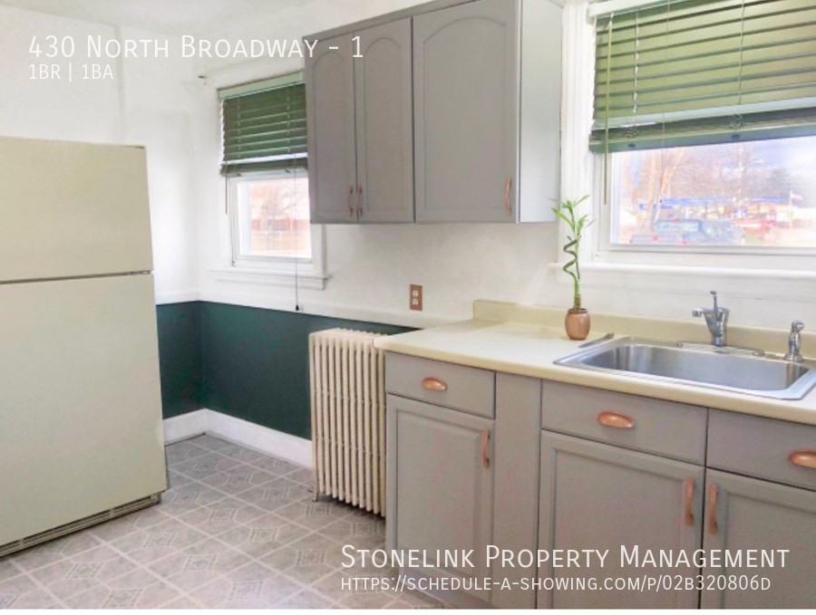 430 N Broadway #1 - Photo 3 of 17