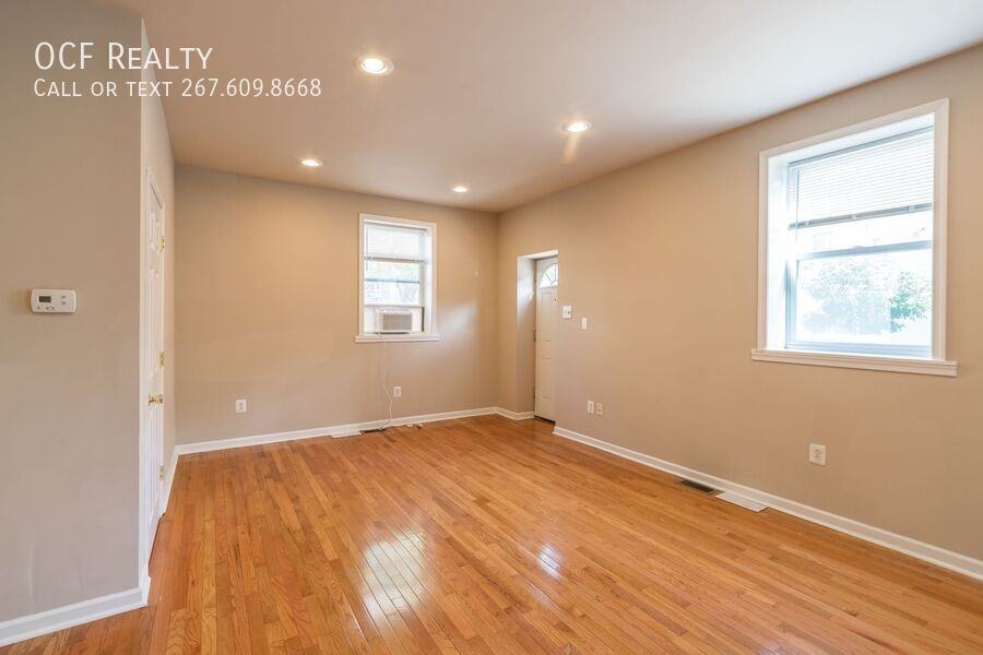 2100 Saint Albans St - Photo 3 of 18