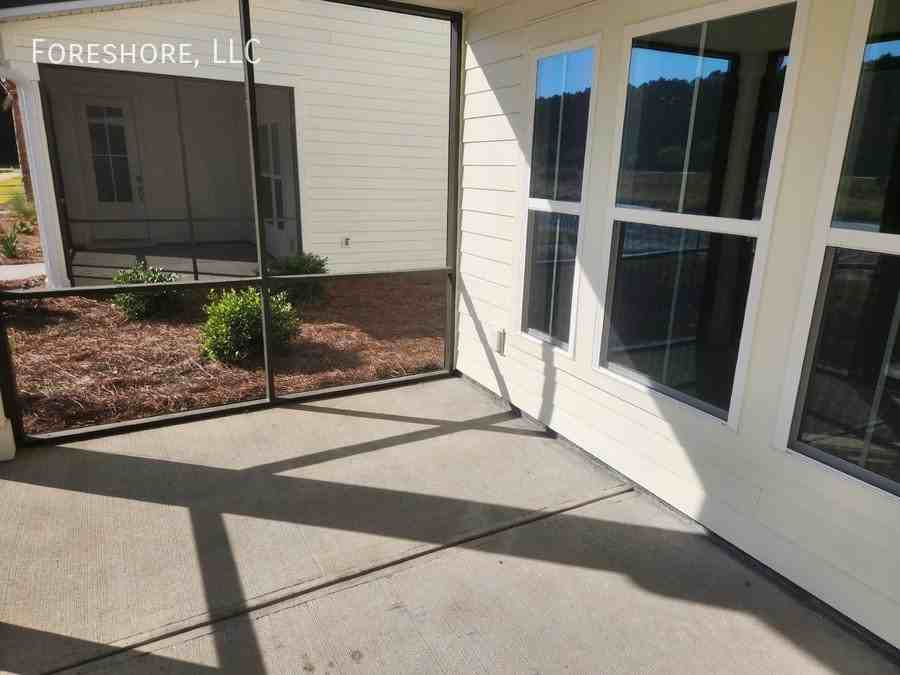 338 Bleecker St S - Photo 2 of 20