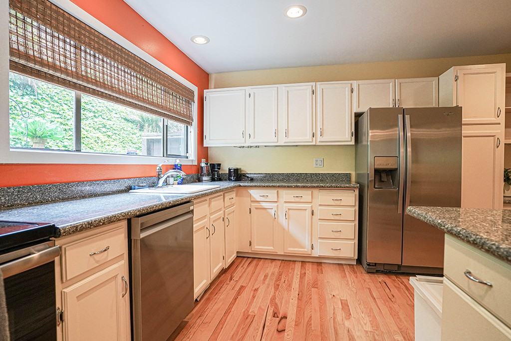 1621 107th Ave Se - Photo 5 of 28