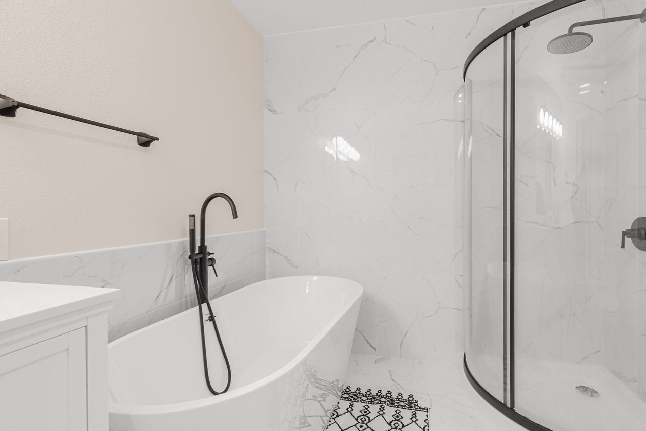 10509 Ne 32nd Pl #B104 - Photo 7 of 27