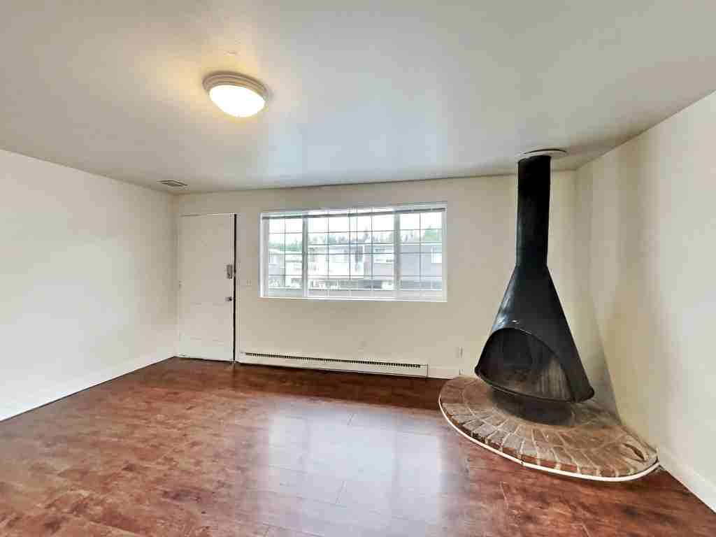 14507 Ne 7th Pl #4 - Photo 2 of 20
