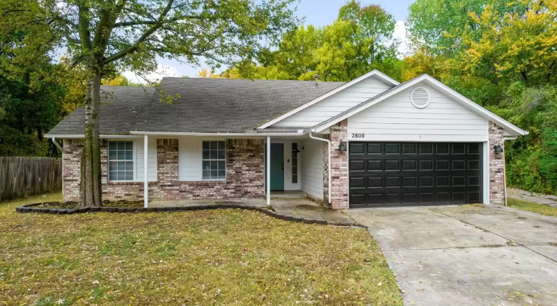 2800 S Dogwood Ave - Photo 2 of 23